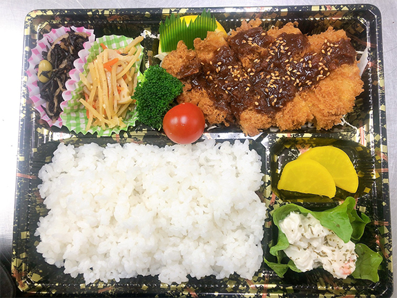 手作りとんかつ弁当